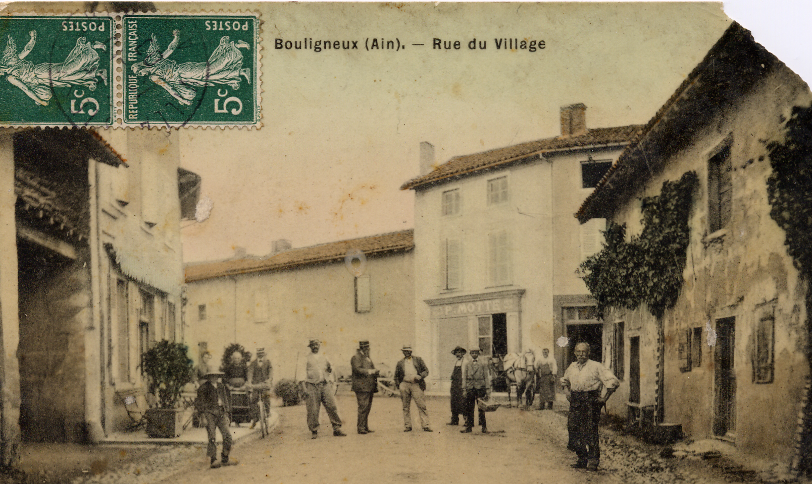 Rue_centrale_7_GB.jpg - Rue centrale de Bouligneux dans la Dombes en 1908