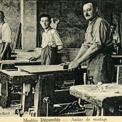 Atelier de montage des Meubles Decomble à Chatillon sur Chalaronne dans la Dombes Atelier de montage des Meubles Decomble à Chatillon sur Chalaronne dans la Dombes