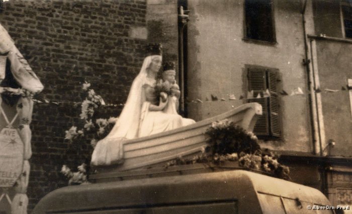 Défilé Vierge Notre Dame de Boulogne en 1943