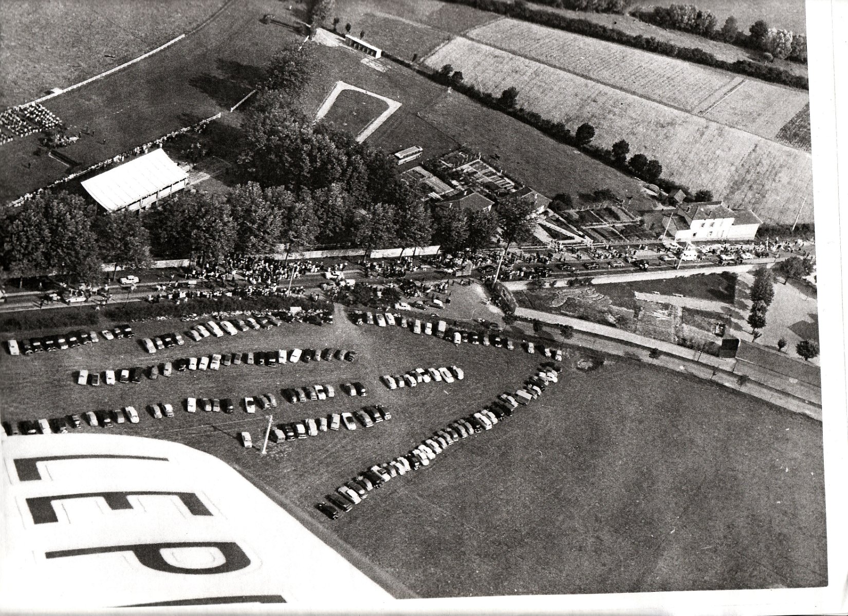 Vue aérienne du champ de courses à Chatillon sur Chalaronne dans la Dombes