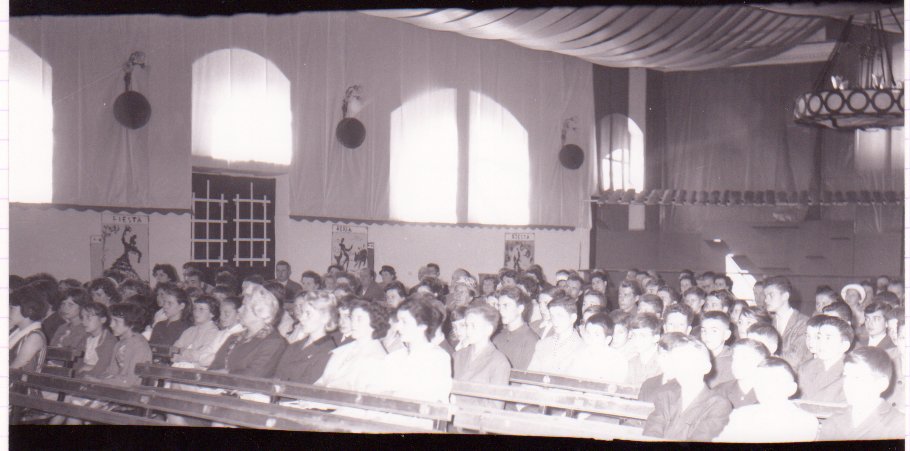 Ancienne salle des fêtes de Chatillon sur Chalaronne dans la Dombes en 1960