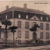 Le château de la place du chapitre à Neuville les Dames dans la Dombes