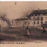 Le château de la place du chapitre à Neuville les Dames dans la Dombes