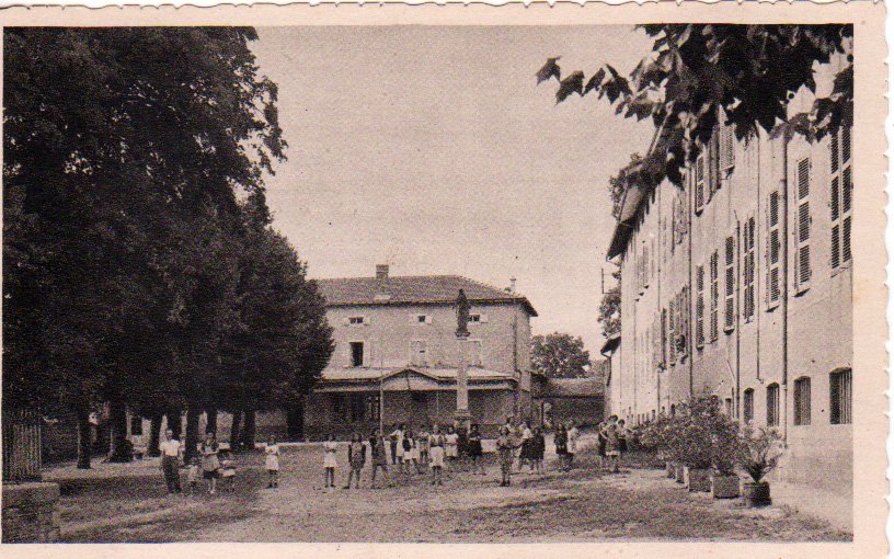 Ecole des filles à Neuville les Dames dans la Dombes