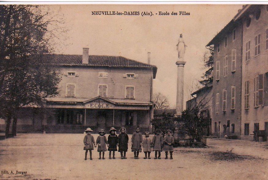 Ecole des filles de Neuville les Dames dans la Dombes