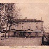 Ecole des filles à Neuville les Dames dans la Dombes en 1911 Ecole des filles à Neuville les Dames dans la Dombes en 1911