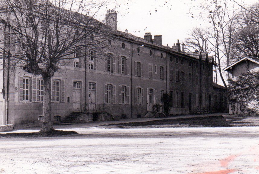 Ancien hopital à Neuville les Dames dans la Dombes