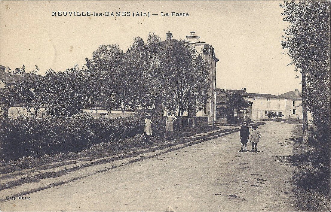 La poste de Neuville les Dames dans la Dombes