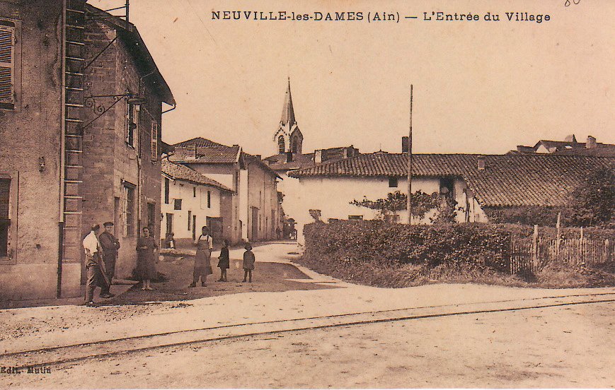Entrée du village de Neuville les Dames dans la Dombes