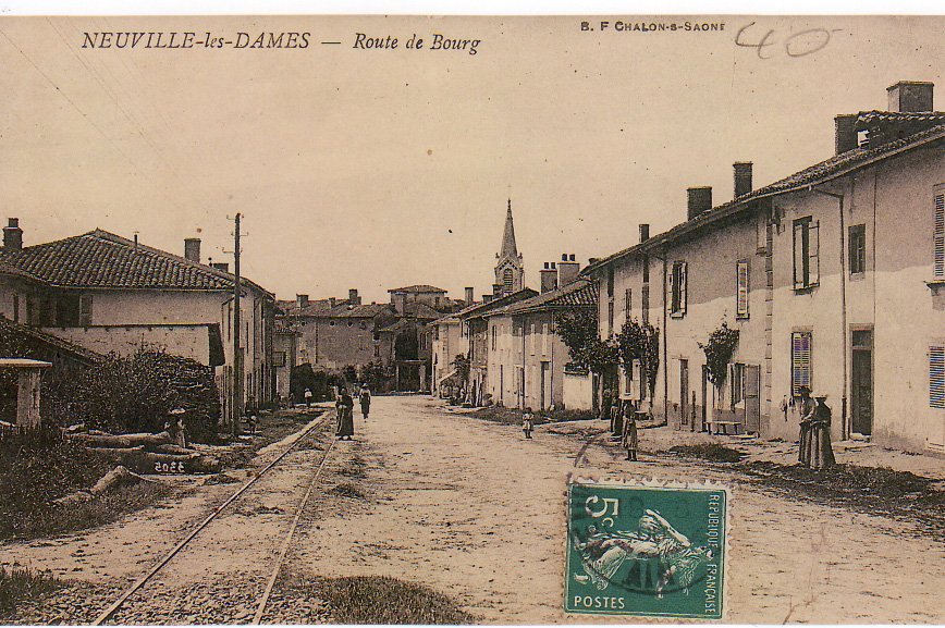 Route de Bourg à Neuville les Dames dans la Dombes en 1907