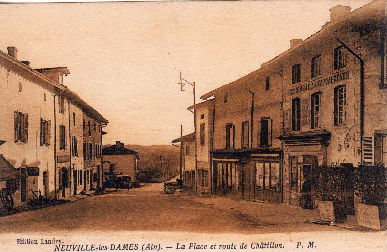 Route de Chatillon à Neuville les Dames dans la Dombes en 1931