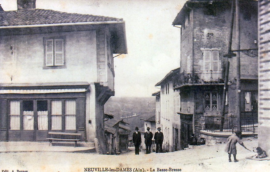 Rue de la Basse Bresse à Neuville les Dames dans la Dombes
