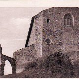 Eglise et porte extérieure de Pérouges dans la Dombes