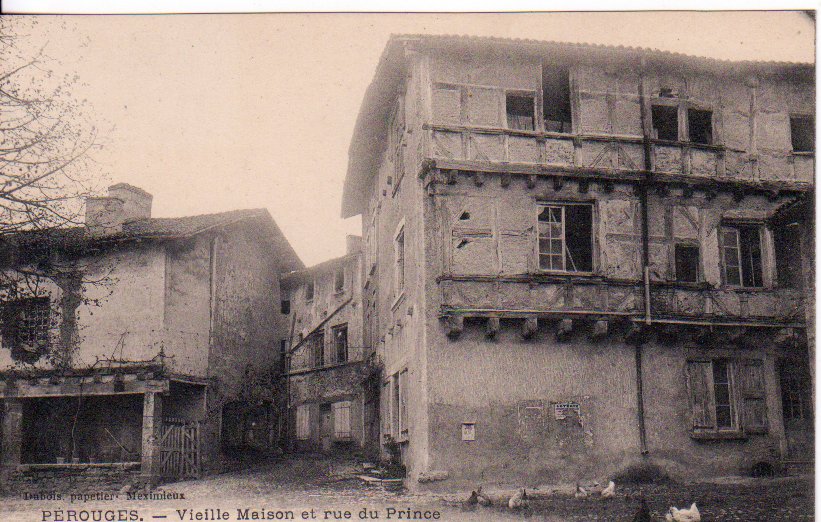 Vieille maison - L'Hostellerie - et la rue du Prince à Pérouges