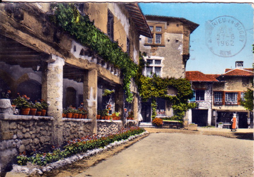 Maison à pilliers et Hostellerie à Pérouges dans la Dombes