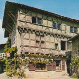 Facade de l'Hostellerie à Pérouges dans la Dombes
