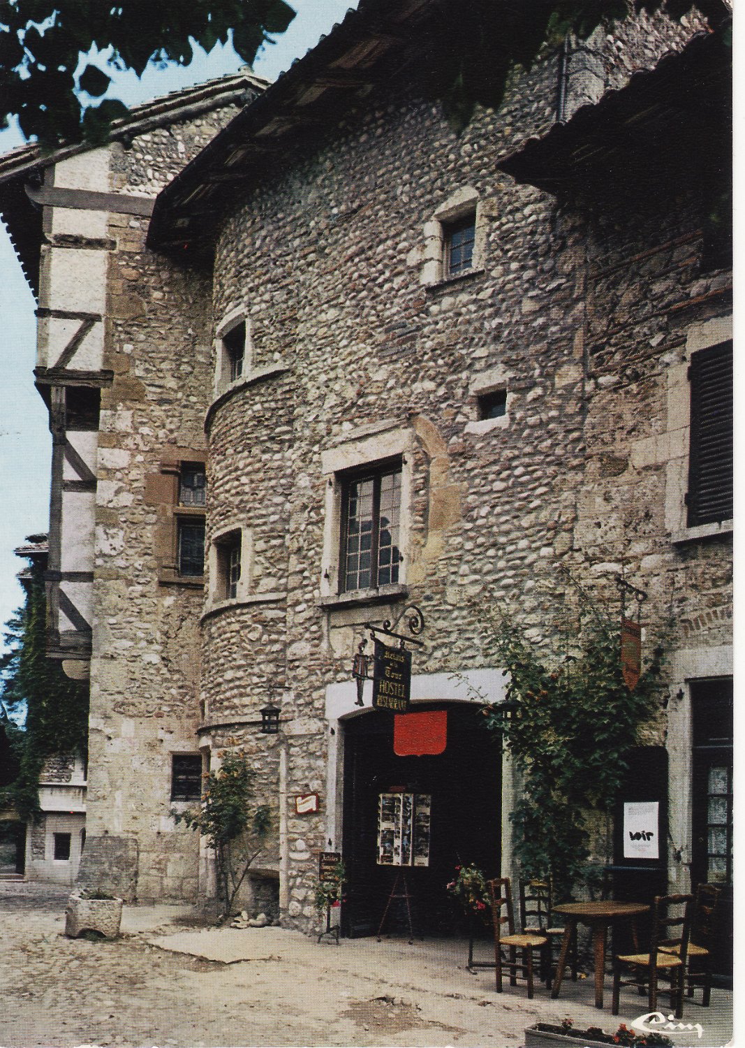W_Relais-de-la-Tour