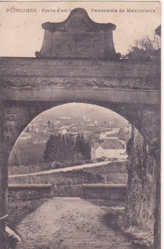 Porte d'en Bas à Pérouges dans la Dombes en 1915