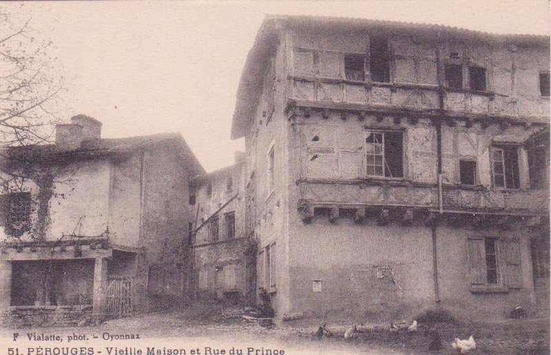Vieilles maisons et rue des Princes