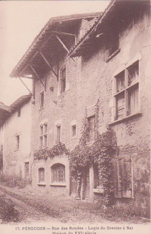 Rue des Rondes et le logis du grenier à sel du XVIème siècle