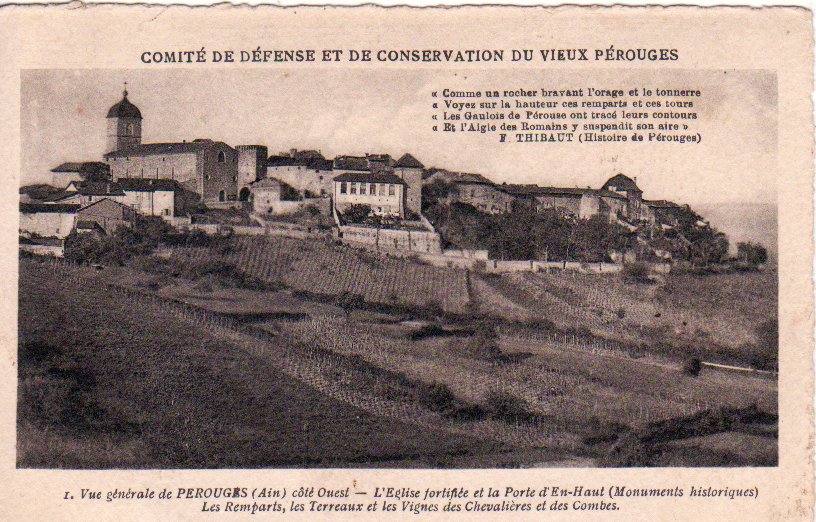 Vue générale de Pérouges côté ouest dans la Dombes