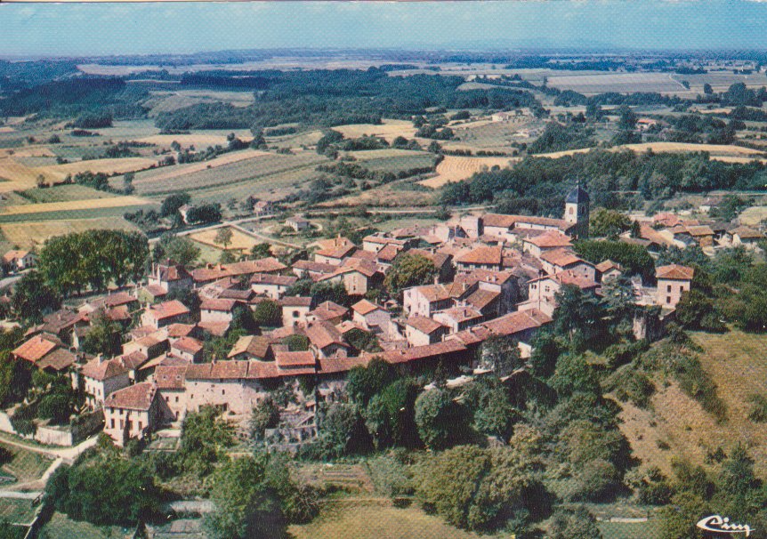 Vue générale de Pérouges dans la Dombes