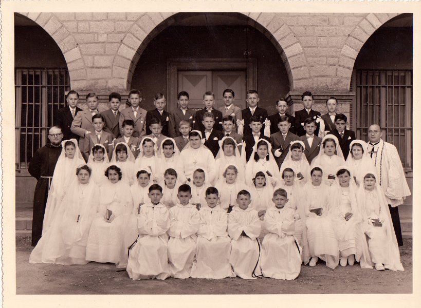 Une communion à saint Didier sur Chalaronne en 1956