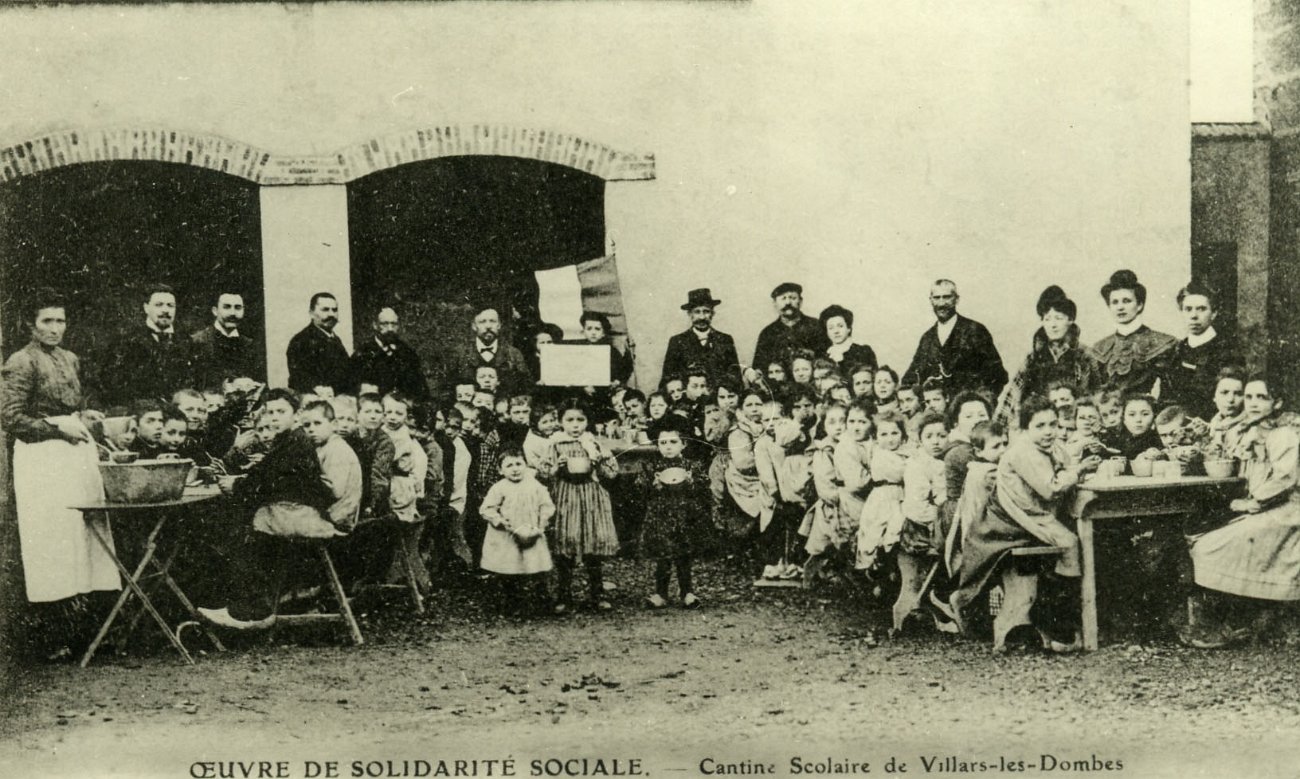 Cantine scolaire à Villars les Dombes en 1905
