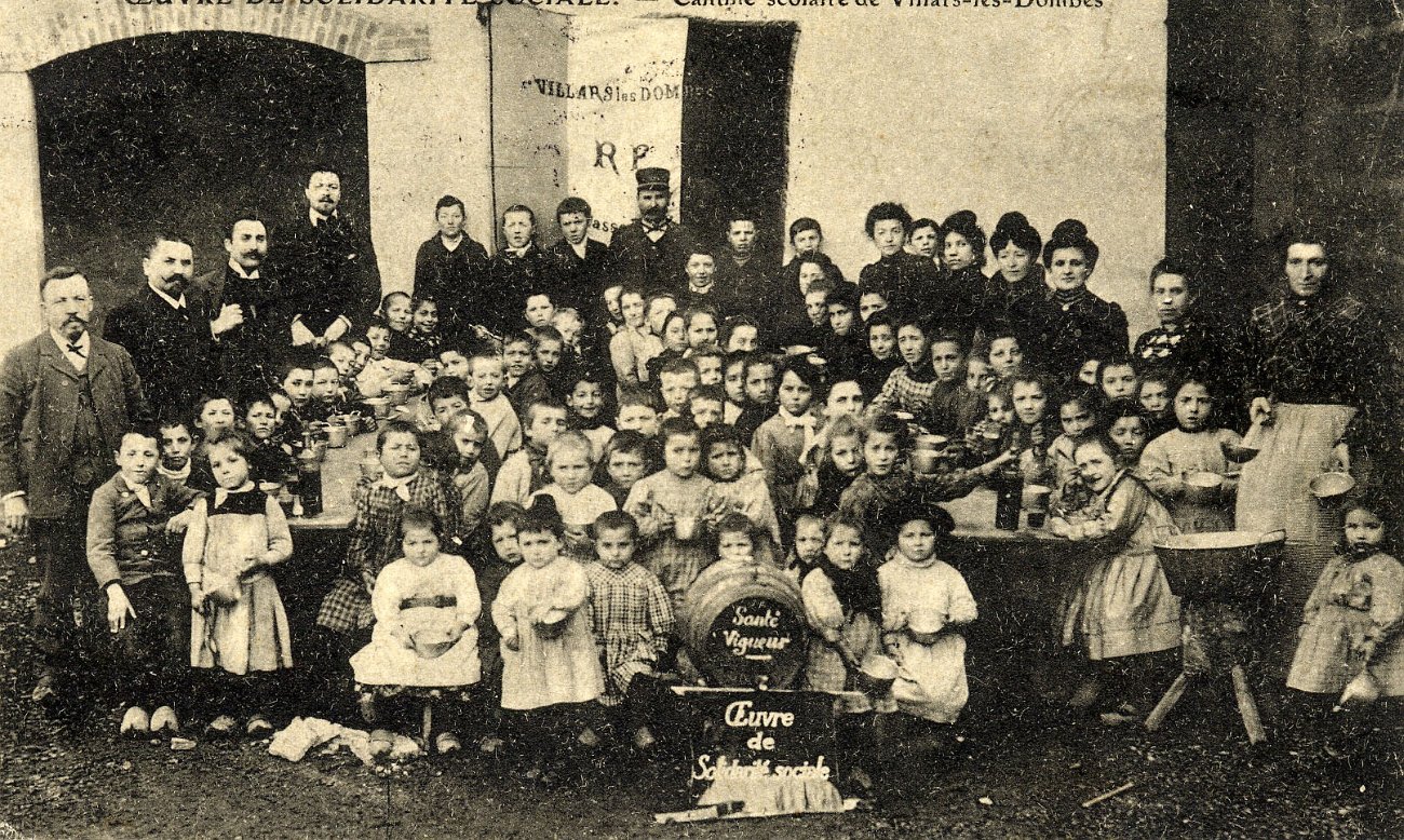 Cantine scolaire à Villars les Dombes en 19057
