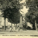 Ecole des garcons et monument du centenaire à Villars les Dombes en 1906 Ecole des garcons et monument du centenaire à Villars les Dombes en 1906