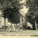 Ecole des garcons et monument du centenaire à Villars les Dombes en 1906