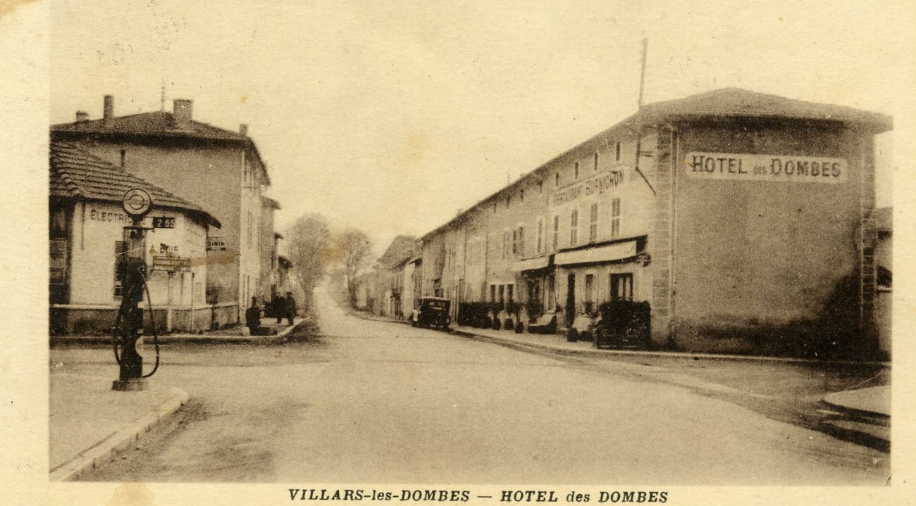 Hotel Restaurant des Dombes route de Lyon à Villars les Dombes en 1934