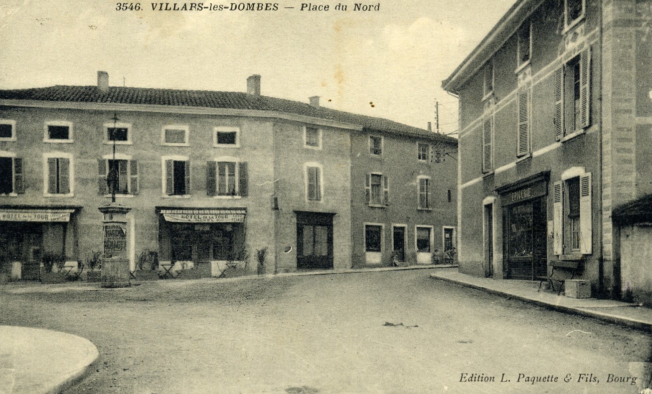 Hotel de la Tour, Place du Nord à Villars les Dombes en 1932
