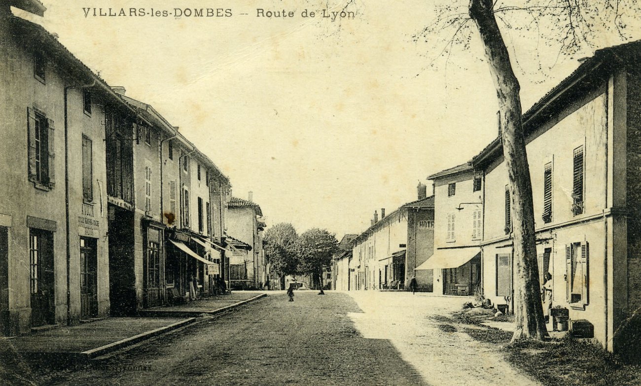 Route de Lyon à Villars les Dombes en 1918