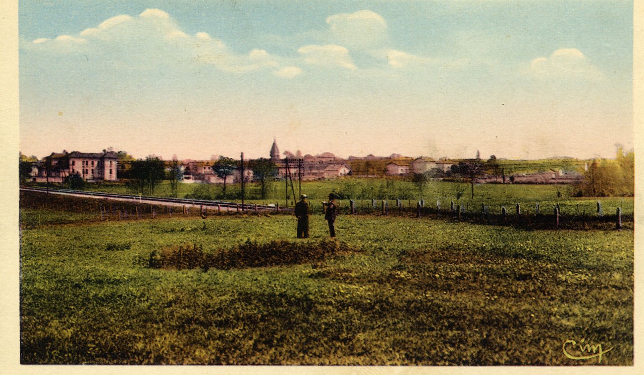 Vue generale de Villars les Dombes, côté du stade