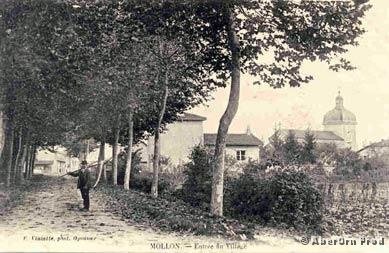 Mollon_Entree_Village