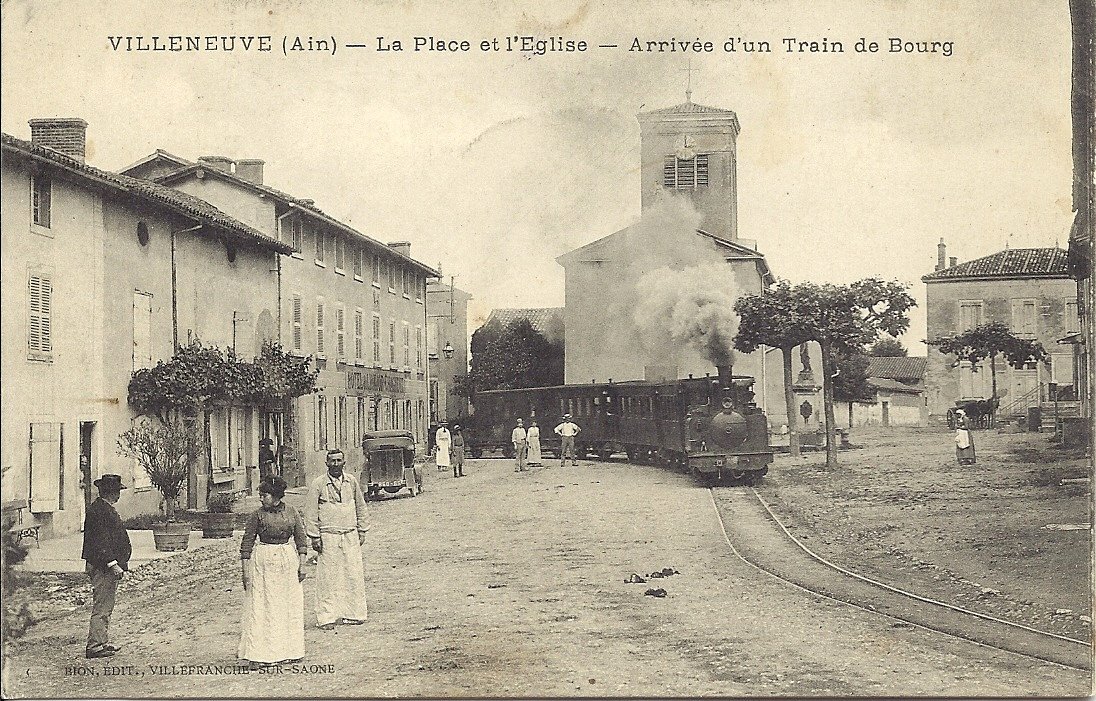 villeneuve P44 arrivee d'un train de bourg