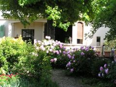 Facade du gite Le jardin d'Alice à Lagnieu dans la Dombes
