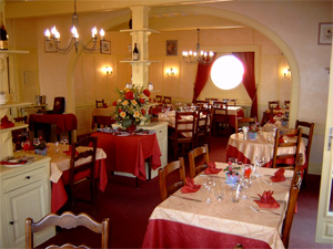 Salle de restaurant  Hermitage de Corcy à saint André de Corcy dans la Dombes
